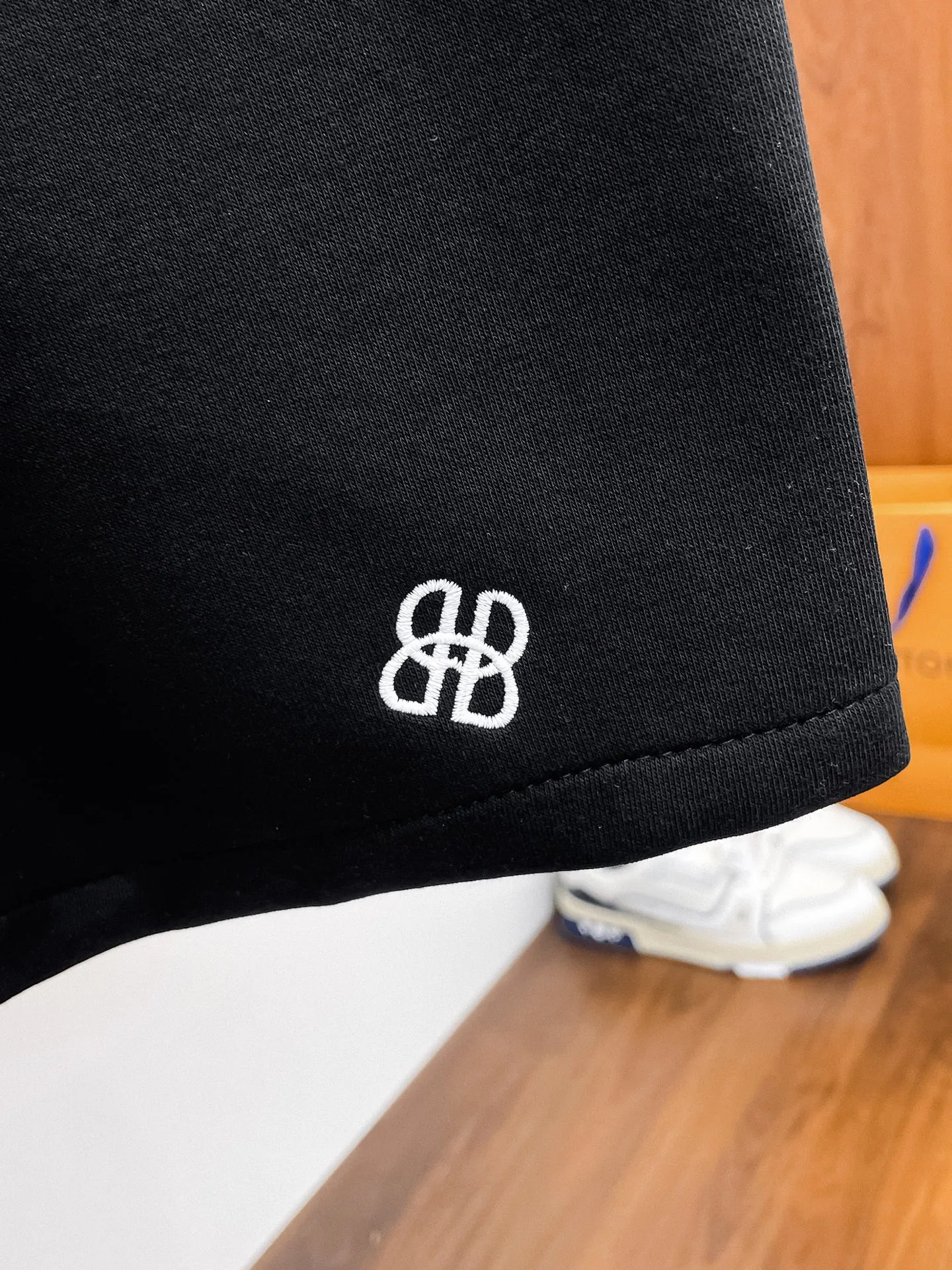 Balenciaga's three-standard complete 2026 summer New Arrival men's casual shorts, advanced custom-made Breathable fabric, Breathable fabric, extremely stretchy and comfortable, impeccable details, top-grade accessories, original logo design concept, delicate and soft feel! The upper body fit is awesome! Size: M-XXXL Please state your height and weight when ordering